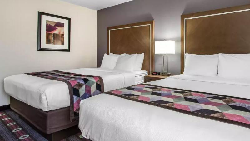 Holiday Inn Express & Suites Tulsa East - Catoosa By Ihg Екстериор снимка